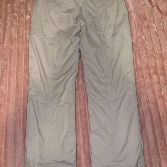 Lululemon Dance Studio Mid-Rise Pant Regular in Size 4 and colour Bone - Picture 5 of 5